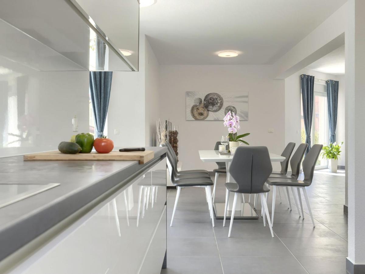 Holiday Home Villa Gocci By Interhome Kmeti Kültér fotó