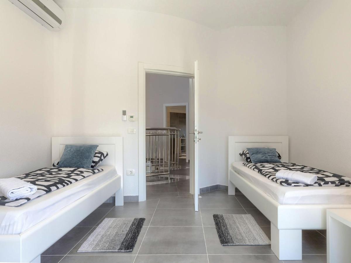 Holiday Home Villa Gocci By Interhome Kmeti Kültér fotó