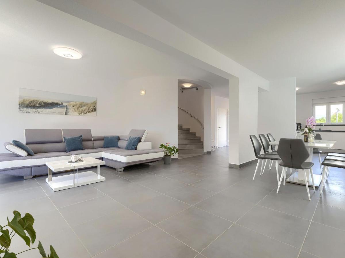 Holiday Home Villa Gocci By Interhome Kmeti Kültér fotó