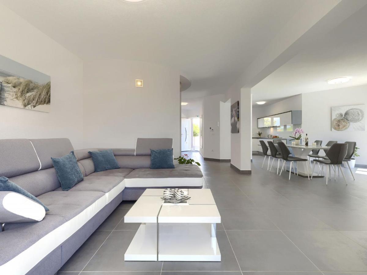 Holiday Home Villa Gocci By Interhome Kmeti Kültér fotó
